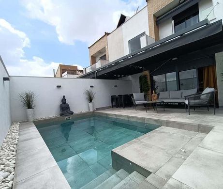 Συγκρότημα ανεξάρτητων κατοικιών σε Espartinas, Provincia de Sevilla