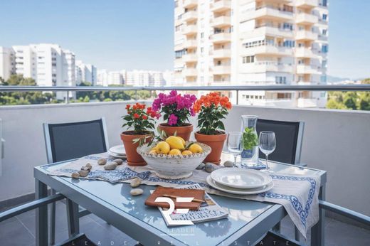 Apartment / Etagenwohnung in Alicante, Provinz Valencia