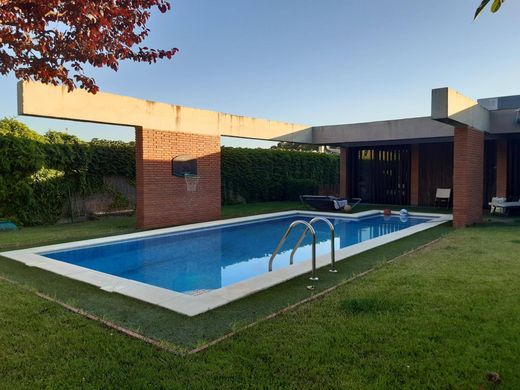 Detached House in Alpicat, Province of Lleida