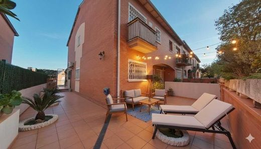 Casa di lusso a Santa Perpètua de Mogoda, Província de Barcelona