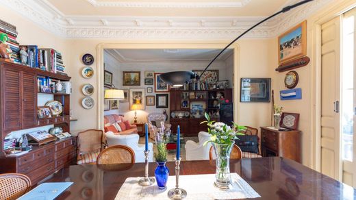 Apartment / Etagenwohnung in Barcelona, Provinz Barcelona