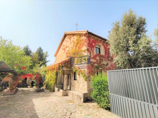 Navas de Ríofrío, セゴビアの一戸建て住宅