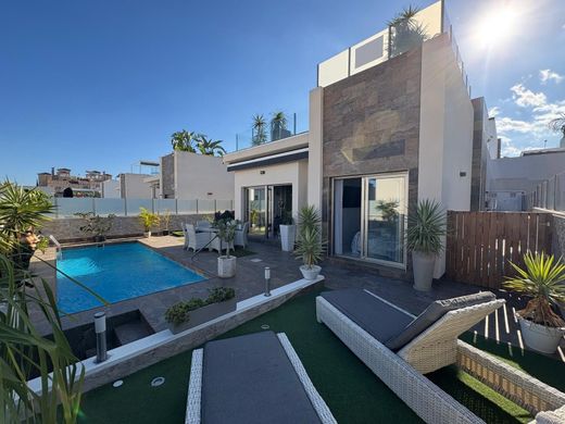 Villa in Playas de Orihuela, Alicante