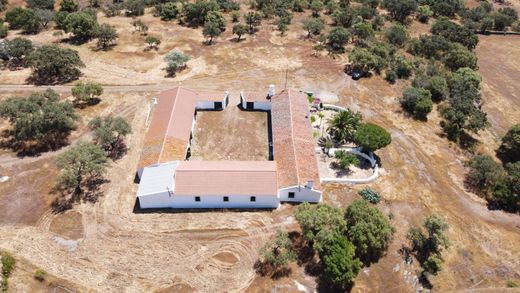 Усадьба / Сельский дом, Villanueva de los Castillejos, Provincia de Huelva