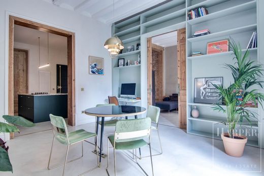 Apartment / Etagenwohnung in Barcelona, Provinz Barcelona