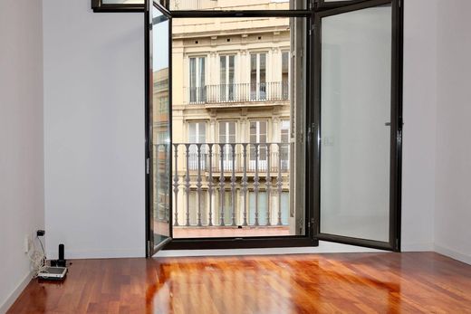 Apartment / Etagenwohnung in Barcelona, Provinz Barcelona