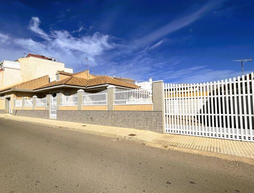 Detached House in Pilar de la Horadada, Alicante