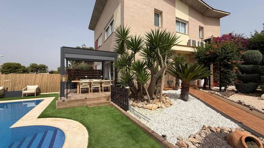 فيلا شبه مستقلة ﻓﻲ La Pobla de Vallbona, Província de València