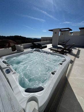 Penthouse in Istán, Malaga