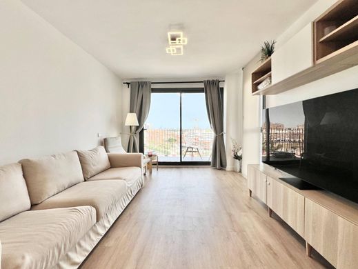 Apartment / Etagenwohnung in Valencia, Provinz Valencia