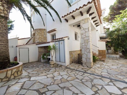 Villa in l'Escala, Province of Girona