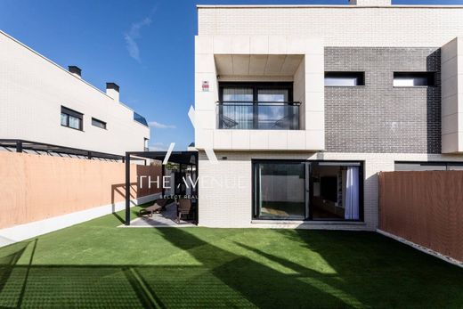 Смежная Вилла, Boadilla del Monte, Provincia de Madrid