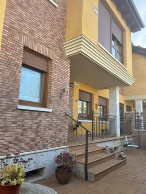 Chalet Pareado en Palencia, Castilla y León