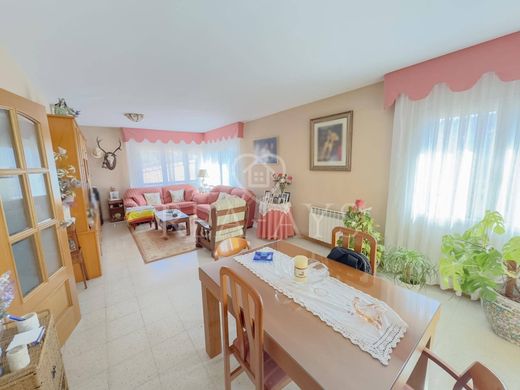 Einfamilienhaus in Vallirana, Provinz Barcelona