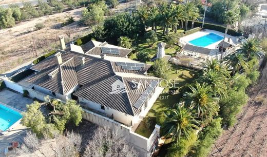 Detached House in Novelda, Alicante