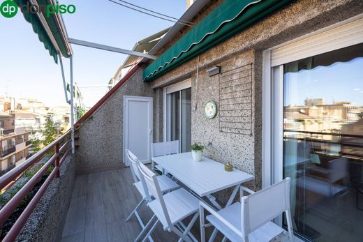 Apartment / Etagenwohnung in Granada, Andalusien