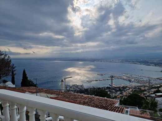 Roses, Província de Gironaの高級住宅