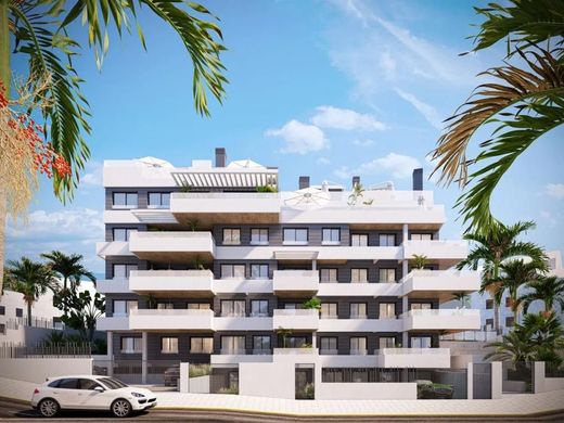 Apartment / Etagenwohnung in Estepona, Málaga