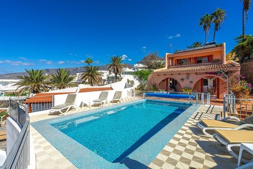 Villa in Adeje, Province of Santa Cruz de Tenerife
