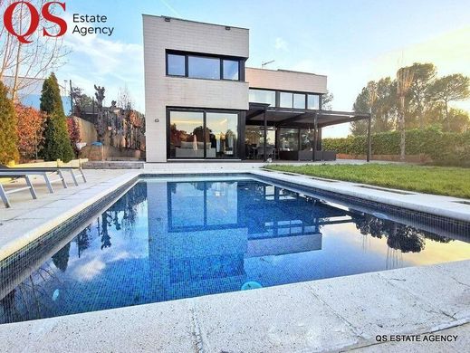 Detached House in Sant Julià de Ramis, Province of Girona