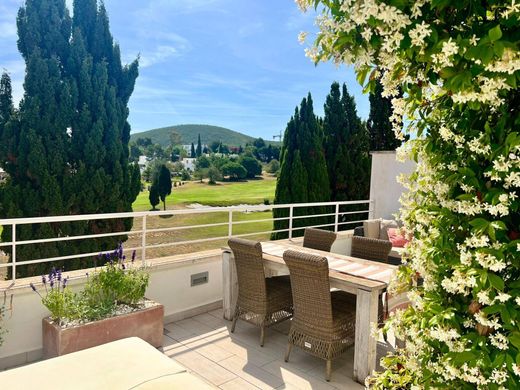 Apartment / Etagenwohnung in Santa Eulària des Riu, Balearen Inseln