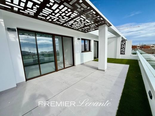 Apartment / Etagenwohnung in Finestrat, Alicante