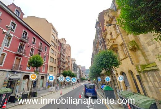 Apartment / Etagenwohnung in Bilbao, Biscaya