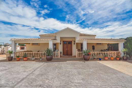 Detached House in Almoradí, Alicante