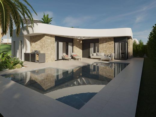 Detached House in Los Montesinos, Alicante