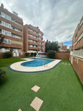 Piso / Apartamento en Cornellà de Llobregat, Provincia de Barcelona