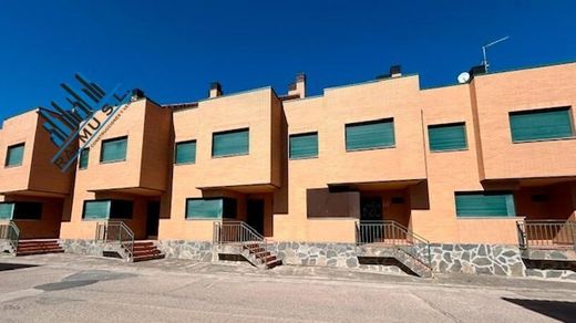 Semidetached House in Hormigos, Province of Toledo
