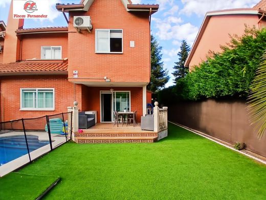 Chalet Pareado en Rivas-Vaciamadrid, Provincia de Madrid