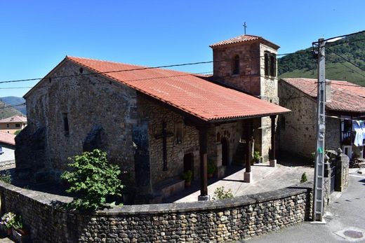 Dom miejski w Rionansa, Provincia de Cantabria