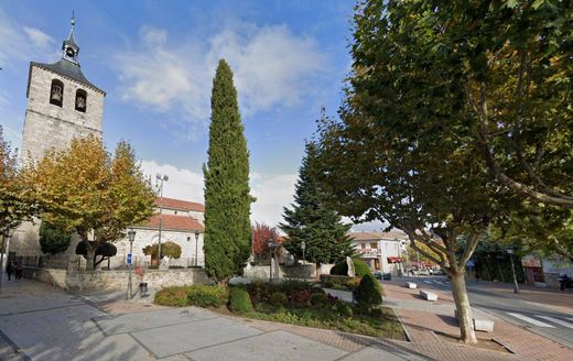 Mehrfamilienhaus in Galapagar, Provinz Madrid