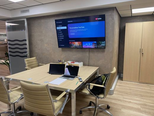 Офис, Монако