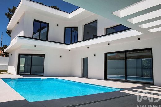 Luxury home in Corroios, Seixal