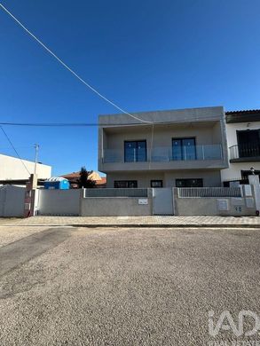 Luxury home in Foros de Amora, Seixal