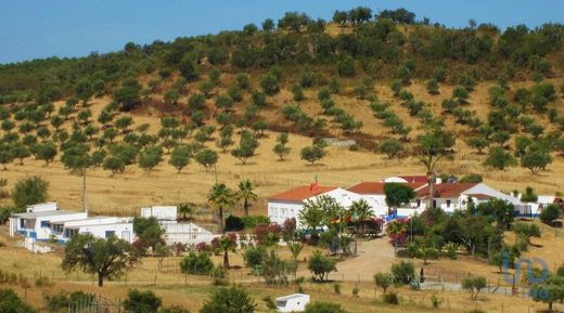 农场  Alqueva, Portel