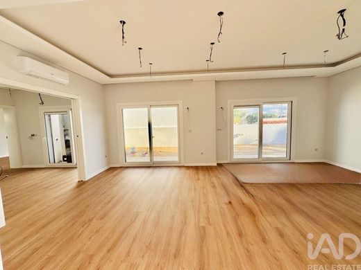 Luxury home in Fernao Ferro, Seixal