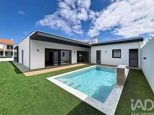 Luxury home in Quinta Do Conde, Sesimbra