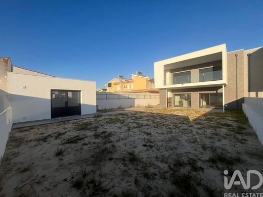 Luxury home in Fernao Ferro, Seixal