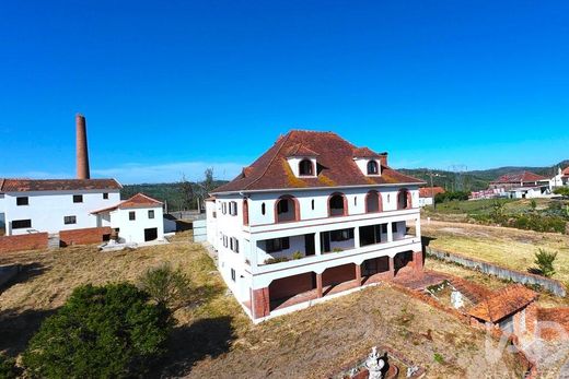 Farm in Colmeias, Leiria