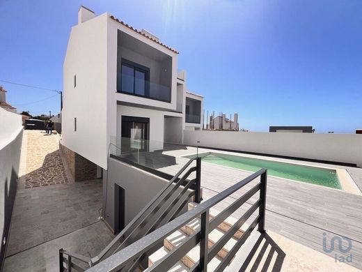 Luxury home in Atouguia da Baleia, Peniche