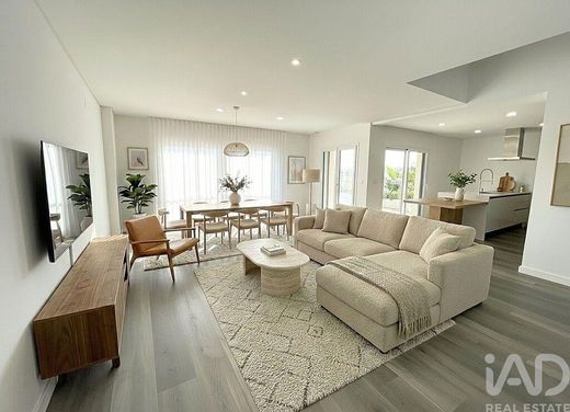 Luxury home in Corroios, Seixal