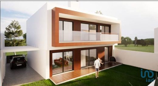 Luxury home in Palhais, Barreiro