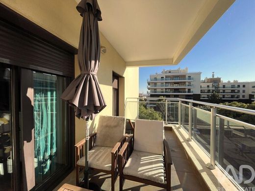 Piso / Apartamento en Sacavém e Prior Velho, Loures