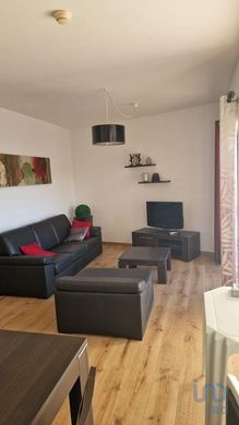 Apartament w Orada, Borba