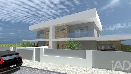 Luxury home in Fernao Ferro, Seixal