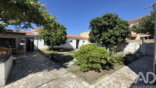 Luxury home in Alhos Vedros, Moita