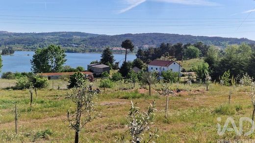 منزل ﻓﻲ A de Barros, Sernancelhe